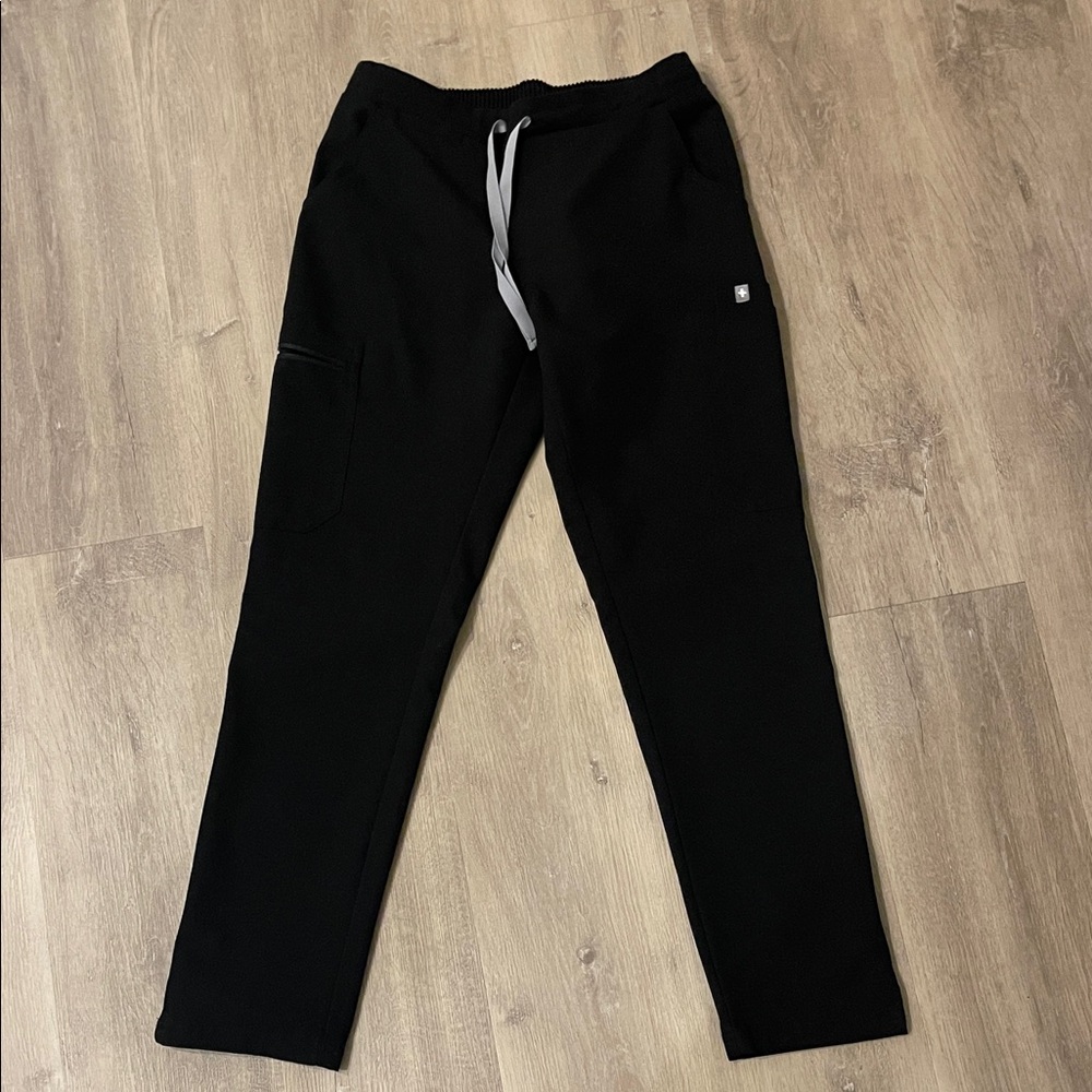 Women’s black scrub bottoms - FIGS